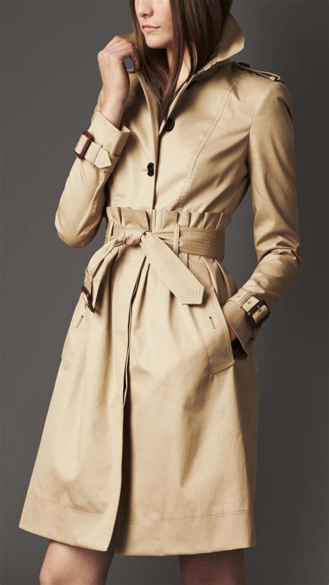 bring in the waist supress burberry trench